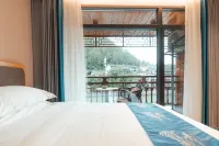 Phoenix Yanyu Building High end Homestay - bars