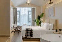 The Artisan Rose Hotel - balcony