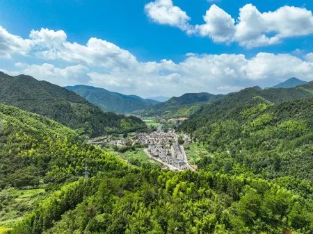 Xiantingxu Homestay, Fuchunjiang Town Отели рядом с достопримечательностью «Shishe Village»