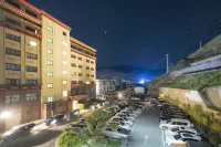 Gasa Hotel - parking