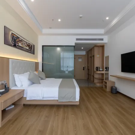Qianshan Heyue Hotel