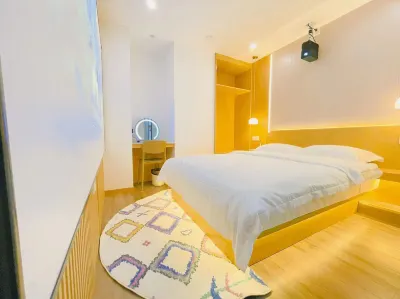 Muxun Chinese Inn (Simenkou Yellow Crane Tower Subway Station) Hotels near Yellow Crane Tower