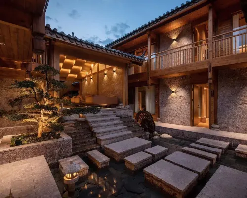 Yijian Yunkuan Vista Panoramic Resort(Lijiang Ancient City Dashuiche Branch) Hotels near Square Street