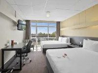 Heartland Ambassador Hotel Hamilton Hotels in Hamilton