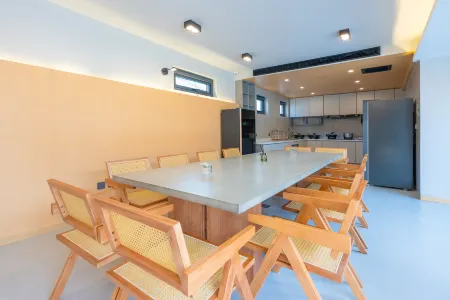 QIMAN Homestay Отели рядом с достопримечательностью «University of Chinese Academy of Sciences (North to Hongda Mansion)»