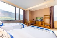 칭하이 첸신 호텔 (시닝 기차역)