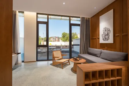 Floral Lux Hotel Jiuhuashan Suli Zhuyunxuan Homestay Отели рядом с достопримечательностью «Jiu Hua Shan Dayuan Buddhist Culture Park»