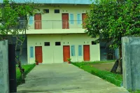 Krisna hostel Hotel dekat Maha Vihara Maitreya