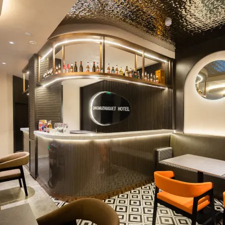 Qingmu Zhuji Hotel (Wanda Yintai City Branch)