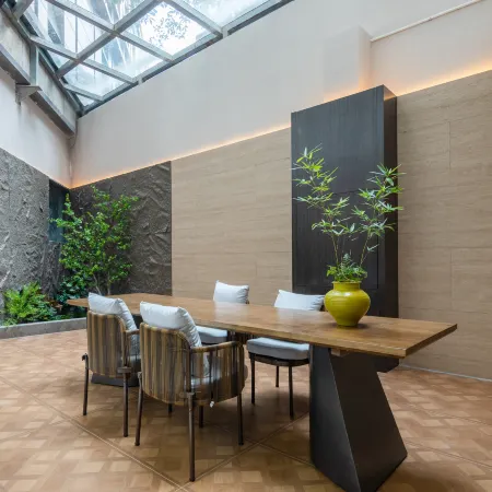 Qingmu Zhuji Hotel (Wanda Yintai City Branch)