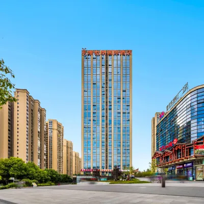 Vienna International Hotel（Chongqing Airport Shop） Hotels near Gulu Railway Station
