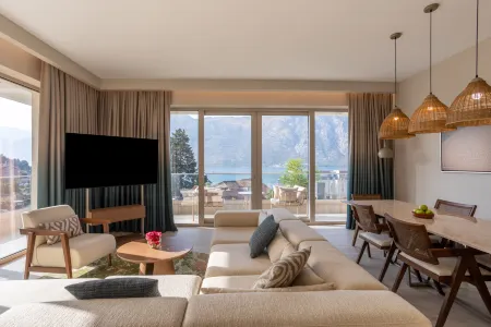 Hyatt Regency Kotor Bay Resort Отели рядом с достопримечательностью «Camping Mimoza»