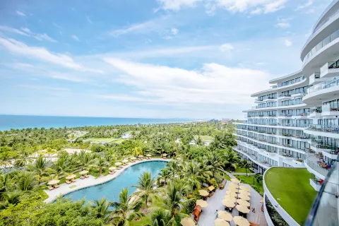 Cam Ranh Riviera Beach Resort & Spa