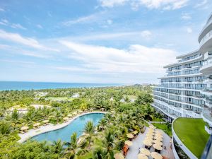 Cam Ranh Riviera Beach Resort & Spa