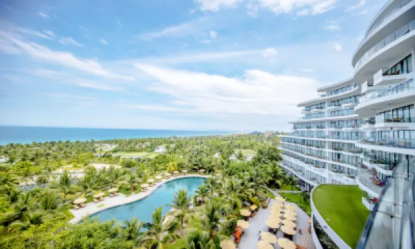 Cam Ranh Riviera Beach Resort & Spa Hotels near Bai Dai Beach