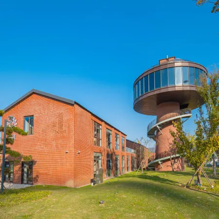 Floral · Dongtai Qiliyang Homestay (Derun Plaza Baibai Ban Shopping Center)