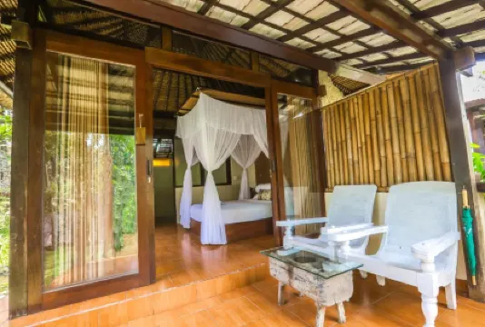 Ubud Sari Health Resort Отели рядом с достопримечательностью «Убудский дворец»
