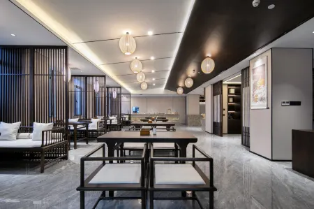 Moshang Qingya Hotel (Wuhan Hankou Railway Station) Отели рядом с достопримечательностью «Hubei University of Police (North Campus)»