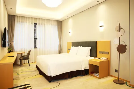 Hui Yue Hotel (Hui Rong Plaza, Chengdu Phoenix Mountain Sports Park)