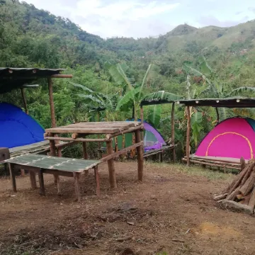 Raw Camping at Camping Paradise Singalong Mountain Garden