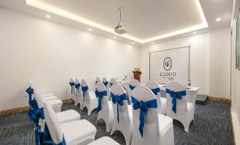 8. Gloud Ho..