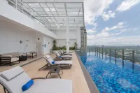 Citadines Benavidez Makati - Infinity Pools