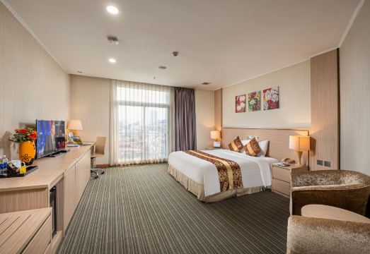 2. 슈퍼 호텔 캔들..