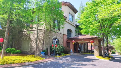 Baden Town Hot Spring Villa Hotels in Hot Spring/Blue Silicon Valley Business Circle