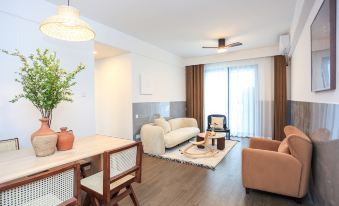 Shanghai Yuecheng Apartment (Haichang Ocean Park Yaoxue Ice and Snow World Branch)