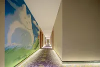 Tmall Elf Hotel (Wanda Branch, Licang District, Qingdao)