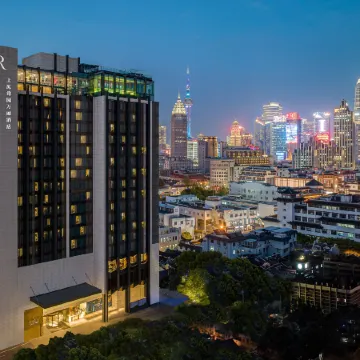 Renaissance Shanghai Yu Garden Hotel on the Bund by Nanjing Road