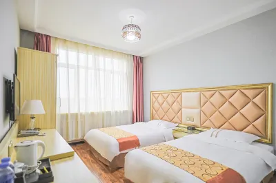 Home Inn Huayi Hotel (Xinmin Liaohe Street) Hotels near Taman Tasik Perdana