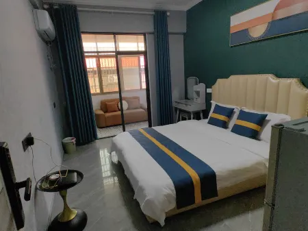 Rongrong Homestay (Ruijin Stadium Branch) Отели рядом с достопримечательностью «PRC Cradle Tourism Area»