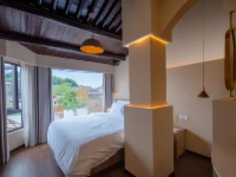 san yi courtyard Hotels near The Calligraphy Sage Historic Site