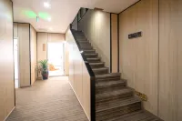 Chuanqi Homestay (Dujiangyan Scenic Area)