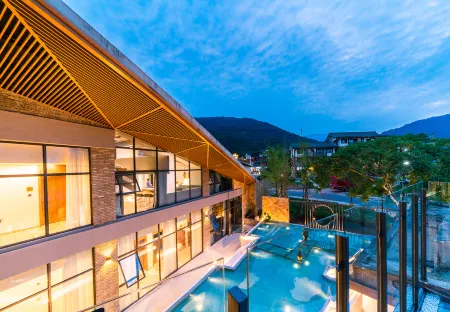 Yunfuli Yunsu·Emeishan Yunshuiju Private Hot Spring B&B Отели рядом с достопримечательностью «Yingbin Square»