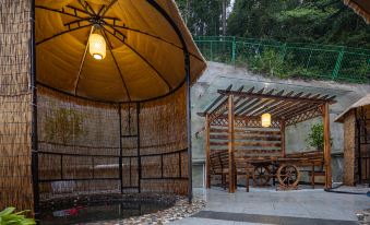 Enshi Yunyin Chashan Duihua Tangquan Shanshu Homestay (Enshi Qingjiang)
