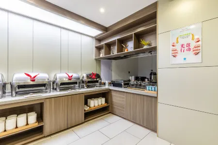 Hanting Hotel (Yuncheng Huaidong Road) Отели рядом со станцией Yuncheng Railway Station