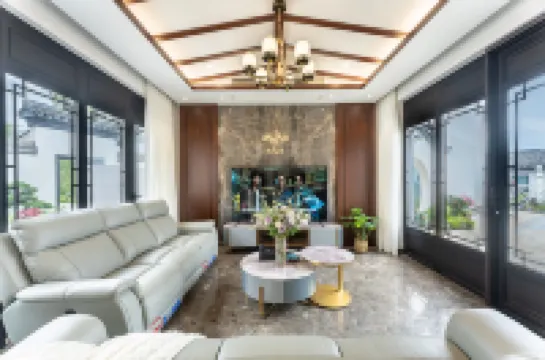 Yuelong Mountain Shangguan · Longyue Holiday Villa