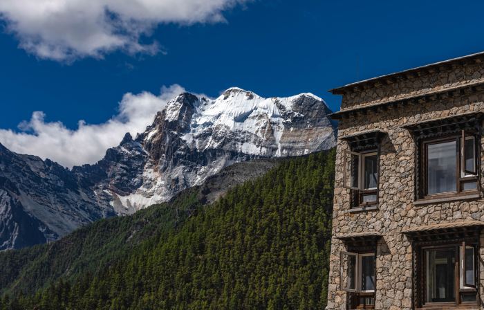 Songtsam Yading Lodge