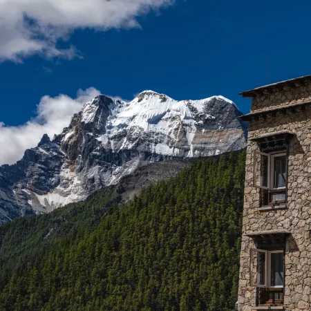 Songtsam Yading Lodge