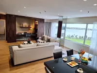 Residence on Langley Park Hoteles en Perth