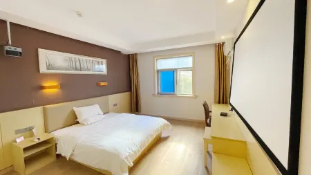 Pai Hotel (Fuyang Fangzhimin Memorial Hall) Отели в г. Иян