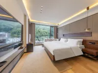 The mountain is the mountain Hotels in Kangding