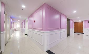 Tloml Hotel