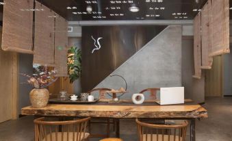 Design your life Autumn House Hotel