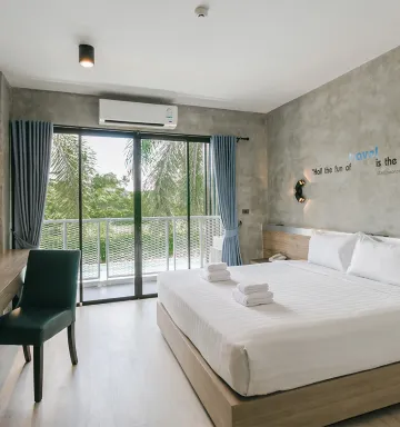 ดีลักซ์ พรีเมียร์ วิวสระน้ำ