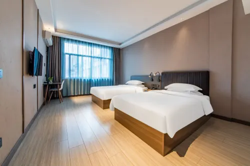 Rujia Huayi Select Hotel (Taizhou Xianju Bus Station) - parking