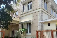 TP Residence Karawaci Hotel dekat Toko karung jatake tangerang