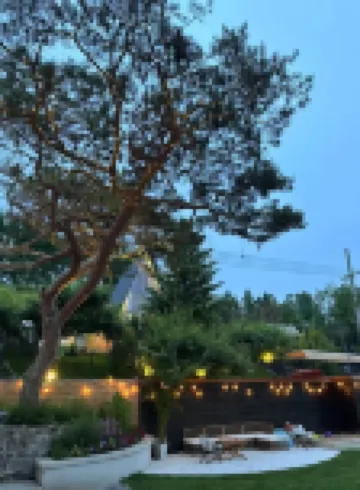 延吉雲棲楓林裏泳池私湯民宿（延吉朝陽川機場店）